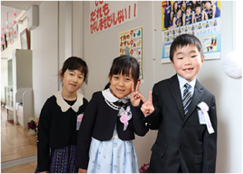 西小入学式の様子の写真1