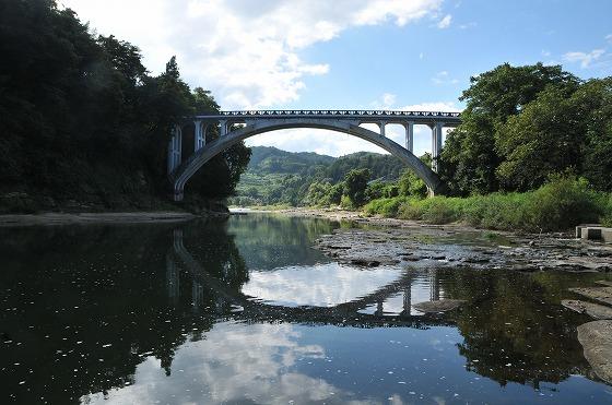旧明鏡橋のアーチの写真