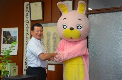 桃色ウサヒ