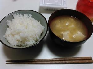 新米ご飯、みそ汁
