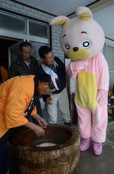 ウサヒ、餅出来上がり