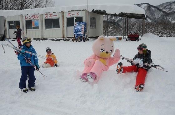 ウサヒ、雪遊び