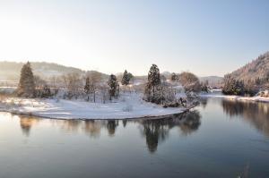 最上川の五百川峡谷の写真2