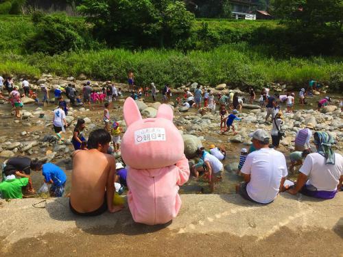 川辺のウサヒ