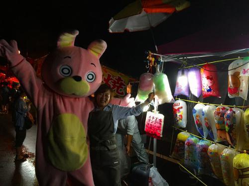 綿あめ屋台とウサヒ