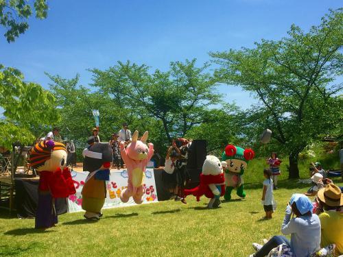 ジャンプするウサヒ