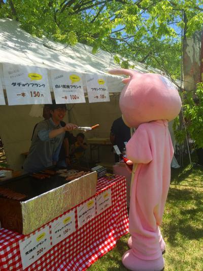 ロイフェン屋台とウサヒ