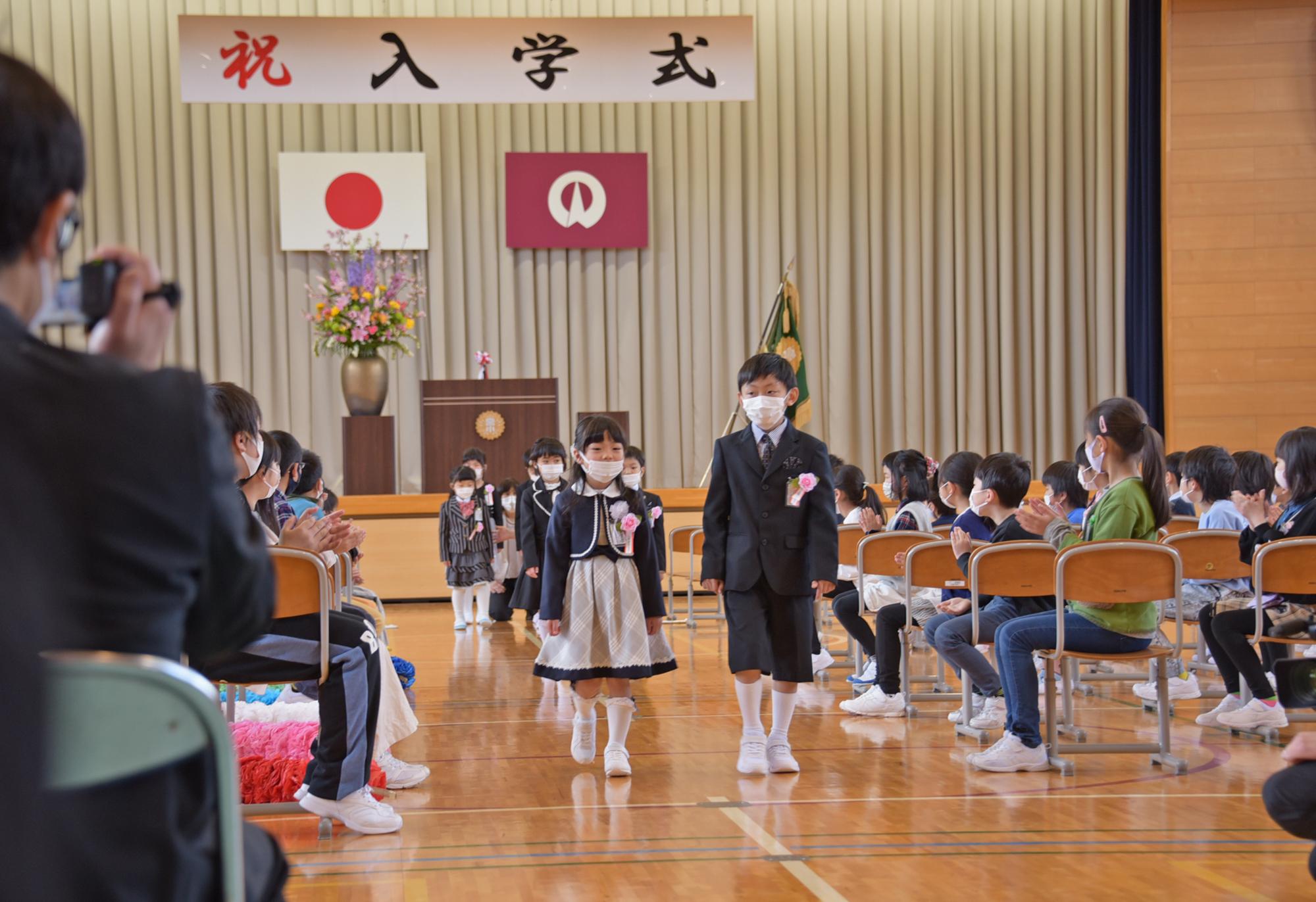 新入生退場の様子