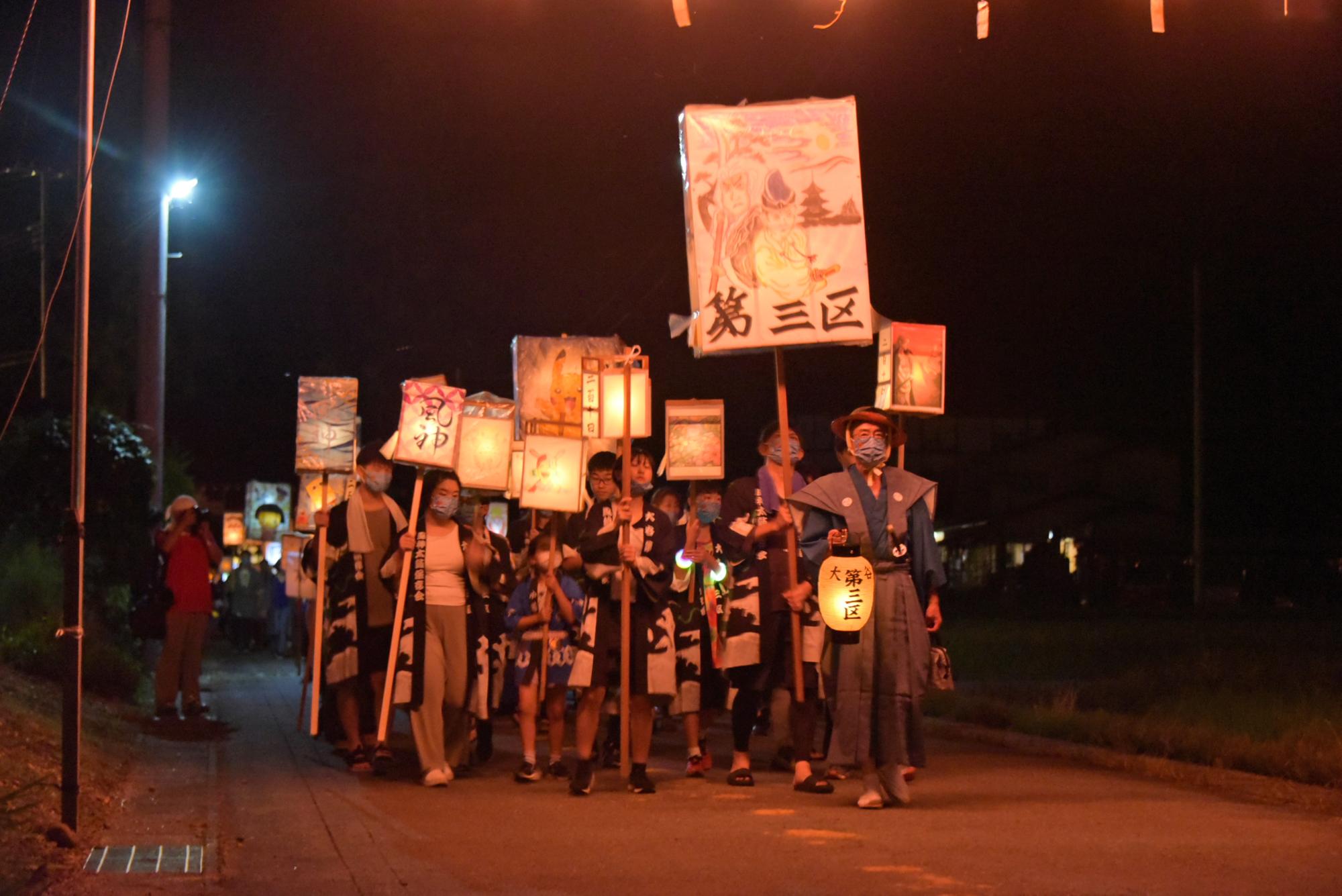 田楽提灯行列
