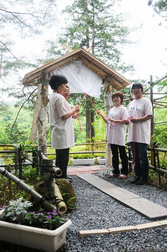 除幕式の様子の写真2