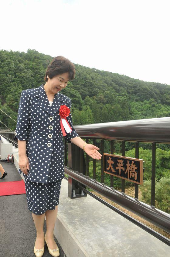 吉村知事の写真