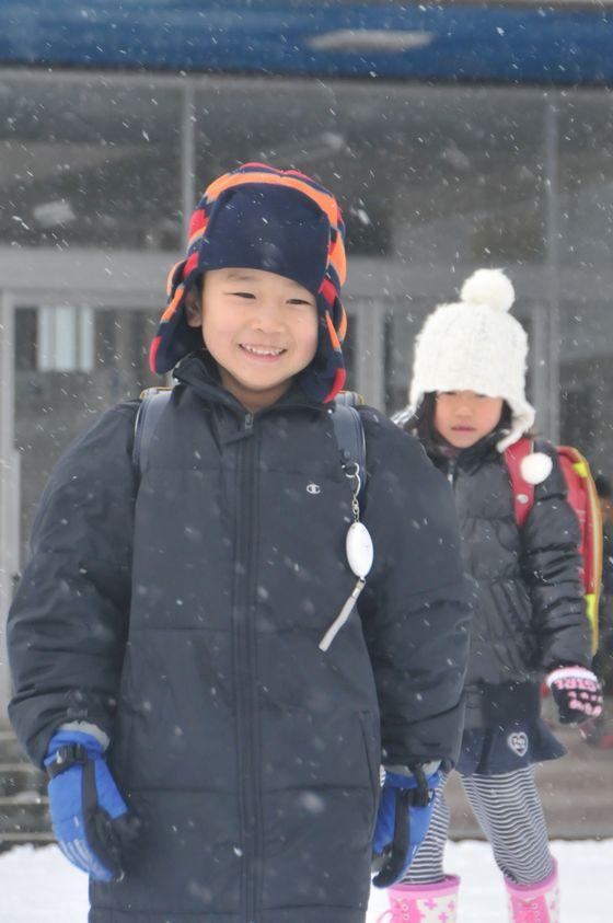 うれしそうな表情をする子どもの写真1