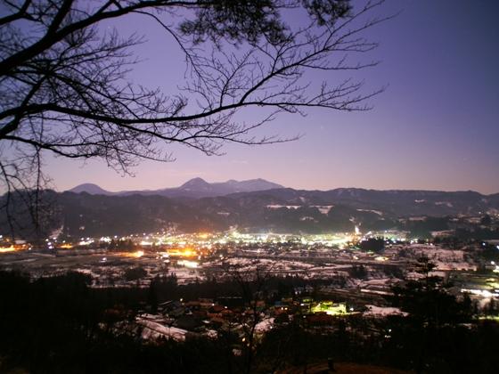 <p>能中の一本松公園から見える宮宿の街</p>