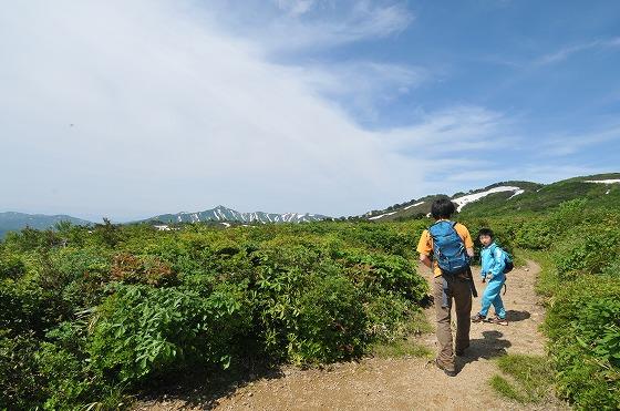 朝日山岳会による朝日連峰登山の様子の写真12