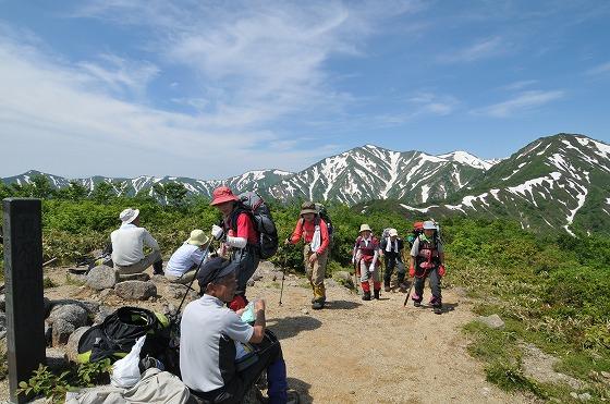 鳥原山の山頂「鳥原展望台」に到着した町広報の写真1