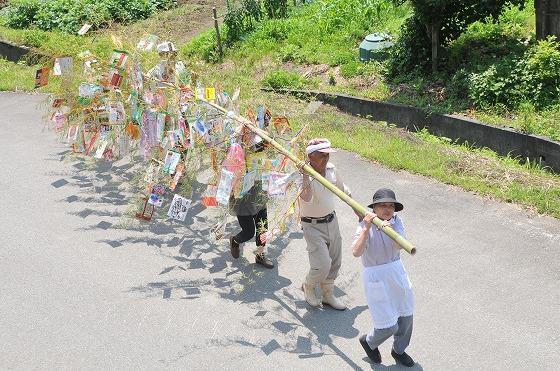 飾りつけの様子の写真9
