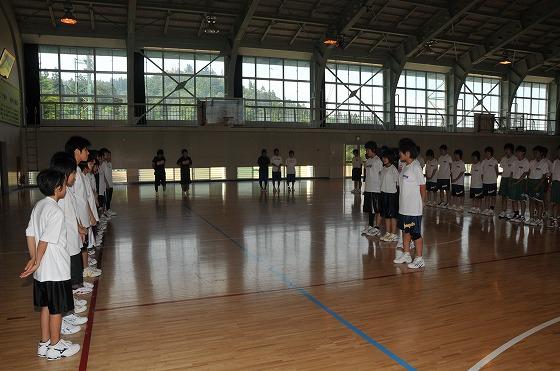 千羽鶴の贈呈の写真1