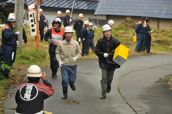 火災の際の「火事ぶれ」の訓練の様子の写真