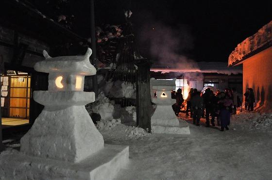 雪灯籠の写真1