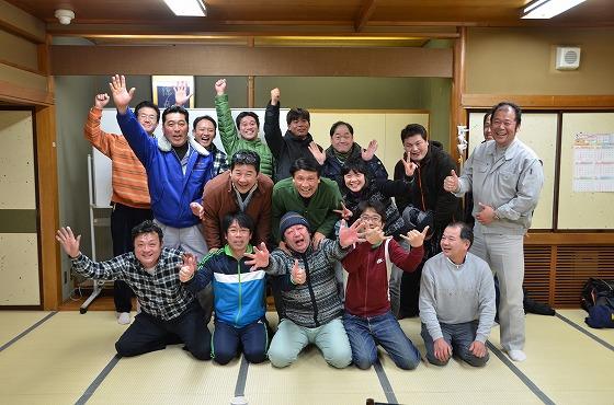 神風船まつり終了後に満面の笑顔を見せる「朝日町グラウンドワーク研究会」の皆さんの集合写真