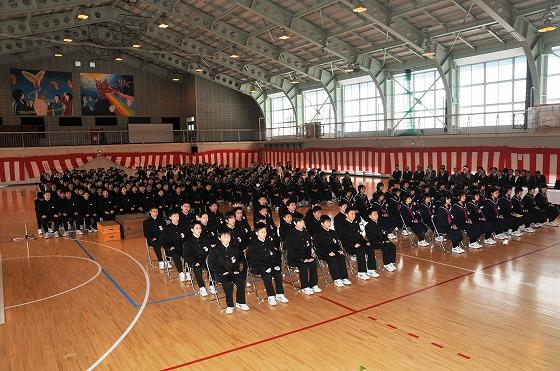 朝日中の入学式の様子の写真1