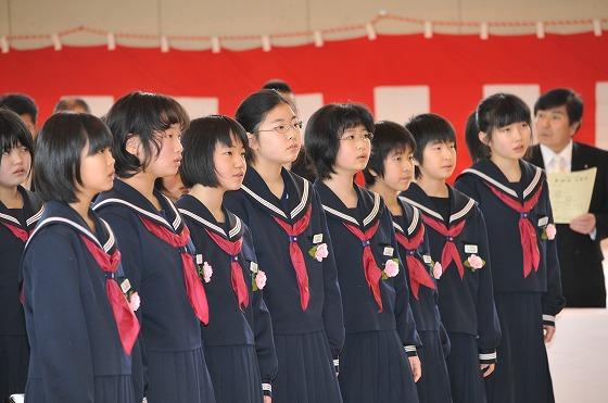 朝日中の入学式の様子の写真4