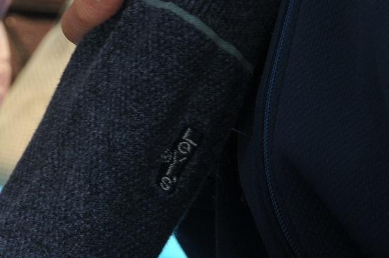 「Levi's」のロゴが入ったかかし用の靴下の写真