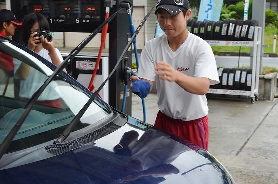 株式会社ジェイエイライフ 朝日給油所での仕事体験の様子の写真