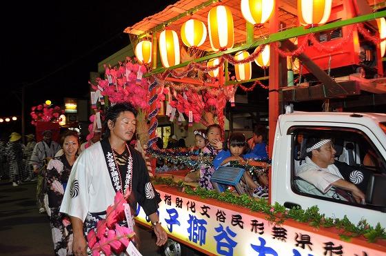 角田流大谷獅子踊り屋台の写真