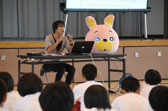佐藤推進員の公演の様子の写真