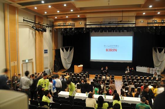 審査会が行われた山形テルサの一室の写真