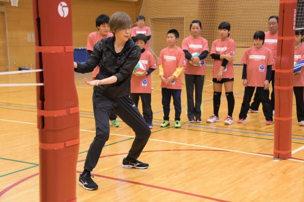 身振り手振りをまじえてレクチャーする中田氏