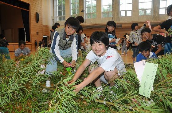 西五百川小での仕事の様子の写真
