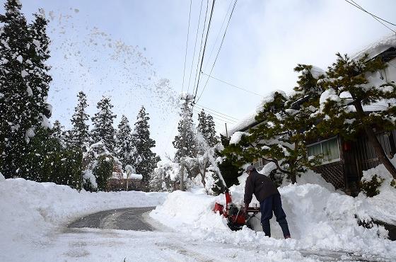 雪かき作業の写真