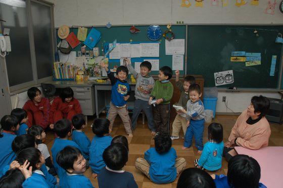 園児たちのお礼の様子の写真