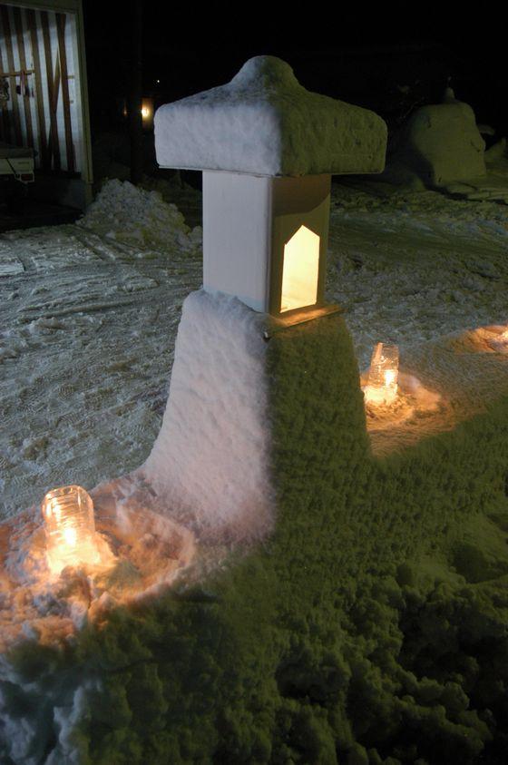助ノ巻区民が作った雪灯篭の写真