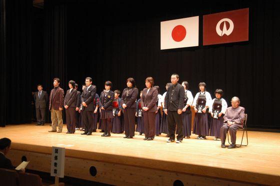 第21回朝日町生涯学習推進大会で町体育協会表彰を受けられた方々の写真
