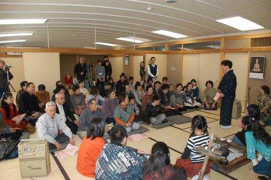 成原千枝代表によるあいさつの写真