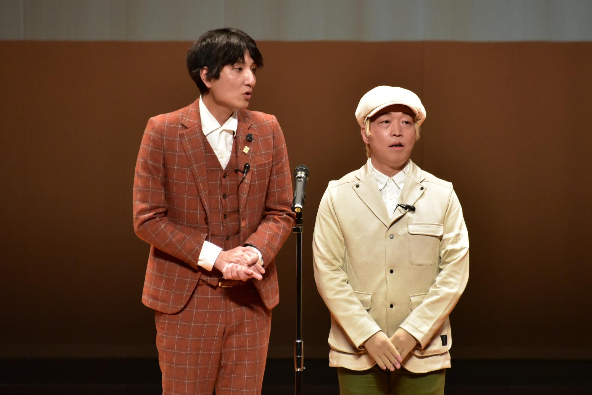 次はソラシドの漫才