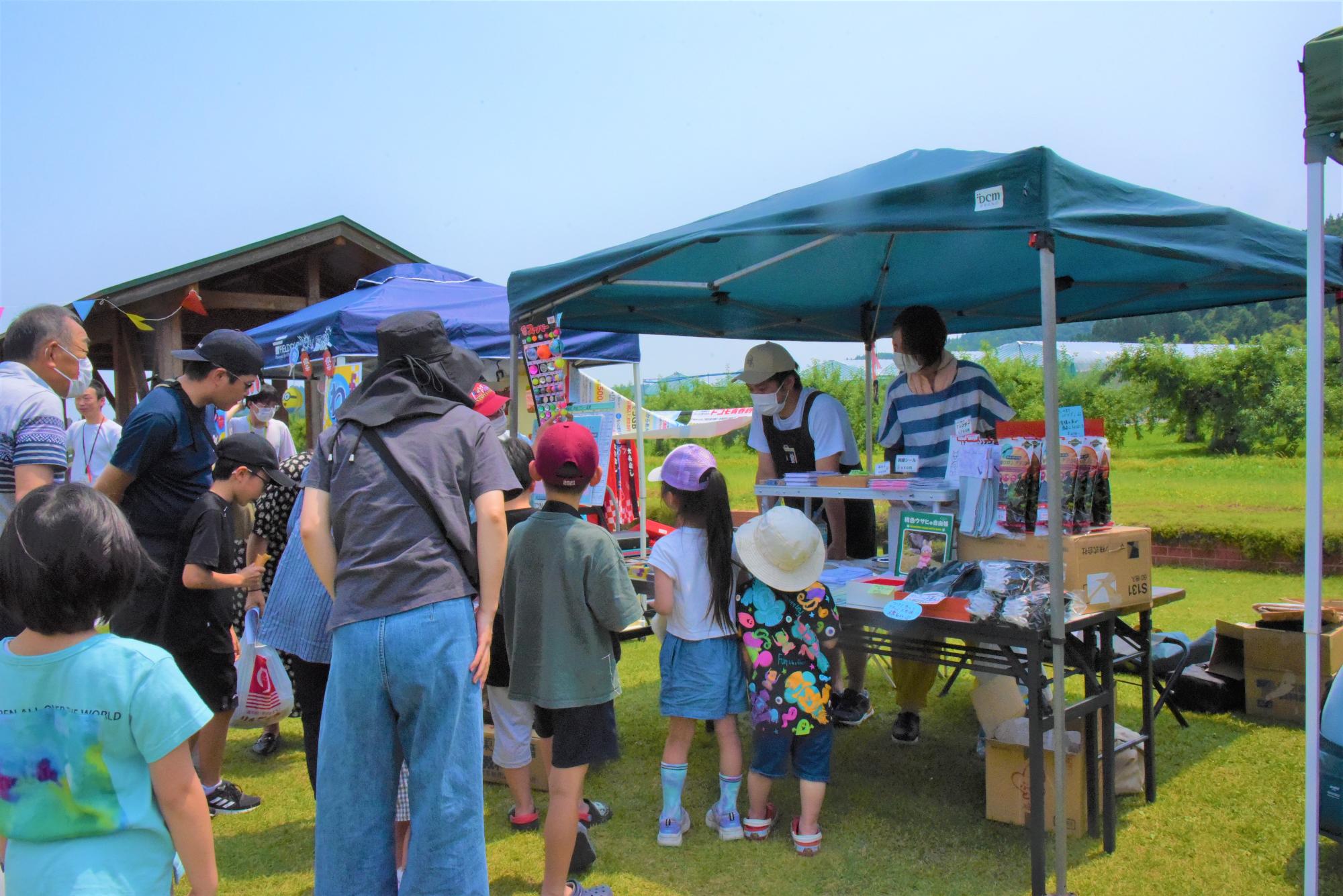 子どもたちに人気の縁日も