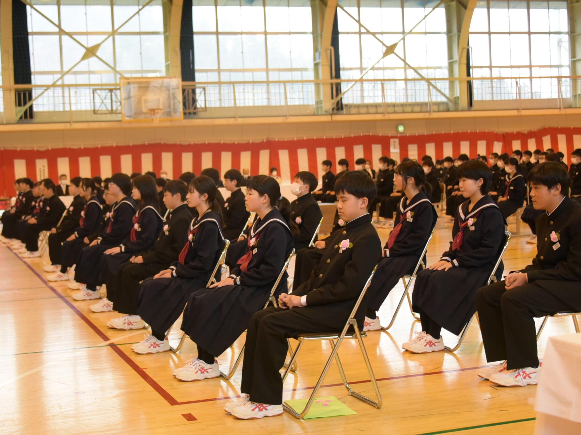 朝日中入学式の様子の写真2