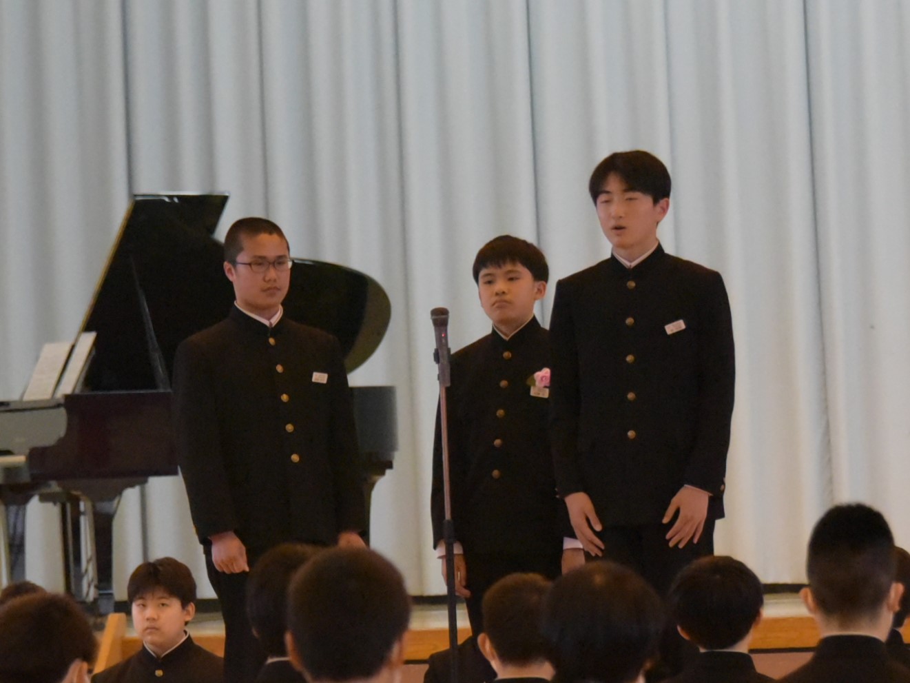 朝日中入学式の様子の写真5