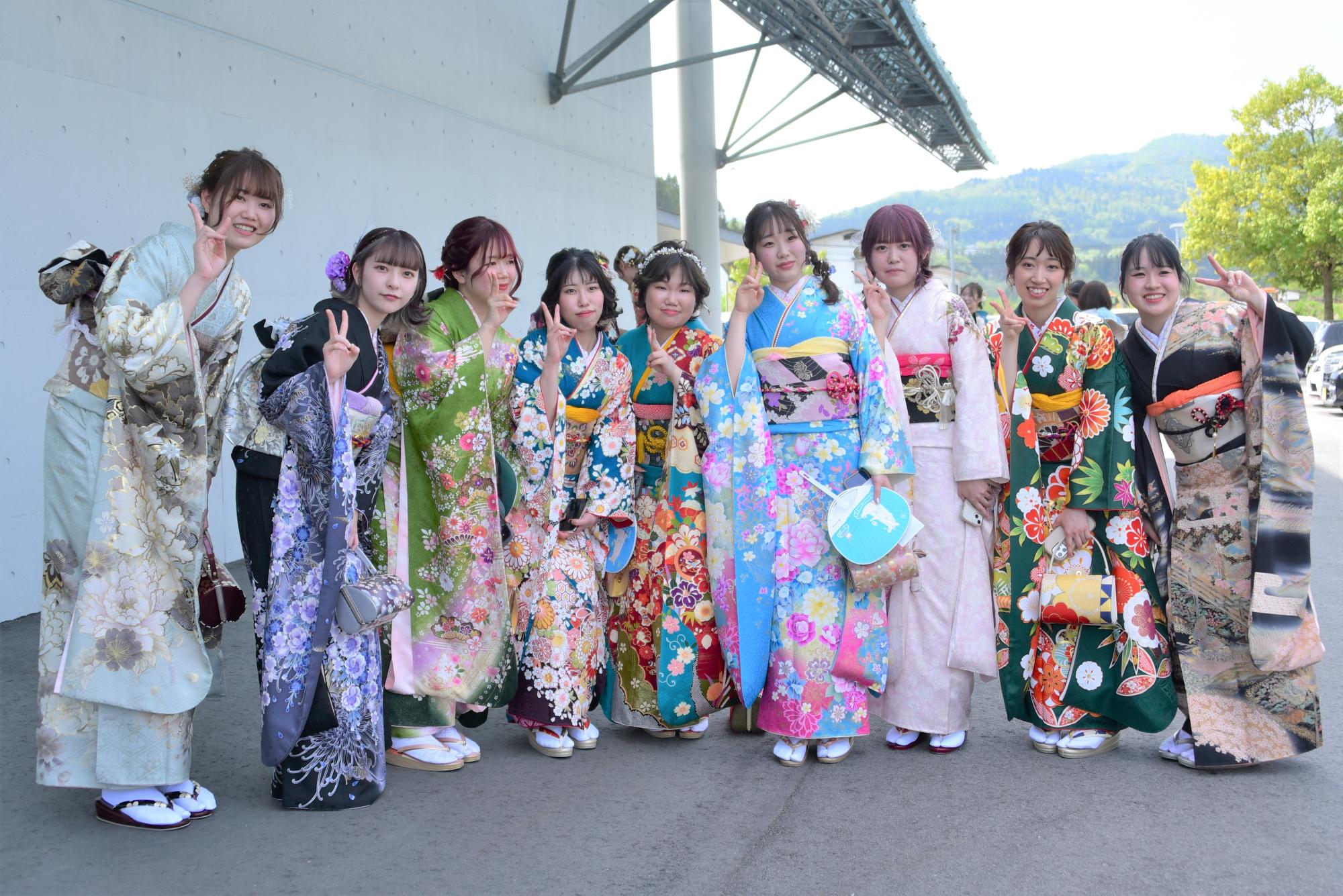 会場は記念撮影でにぎわっていました-3