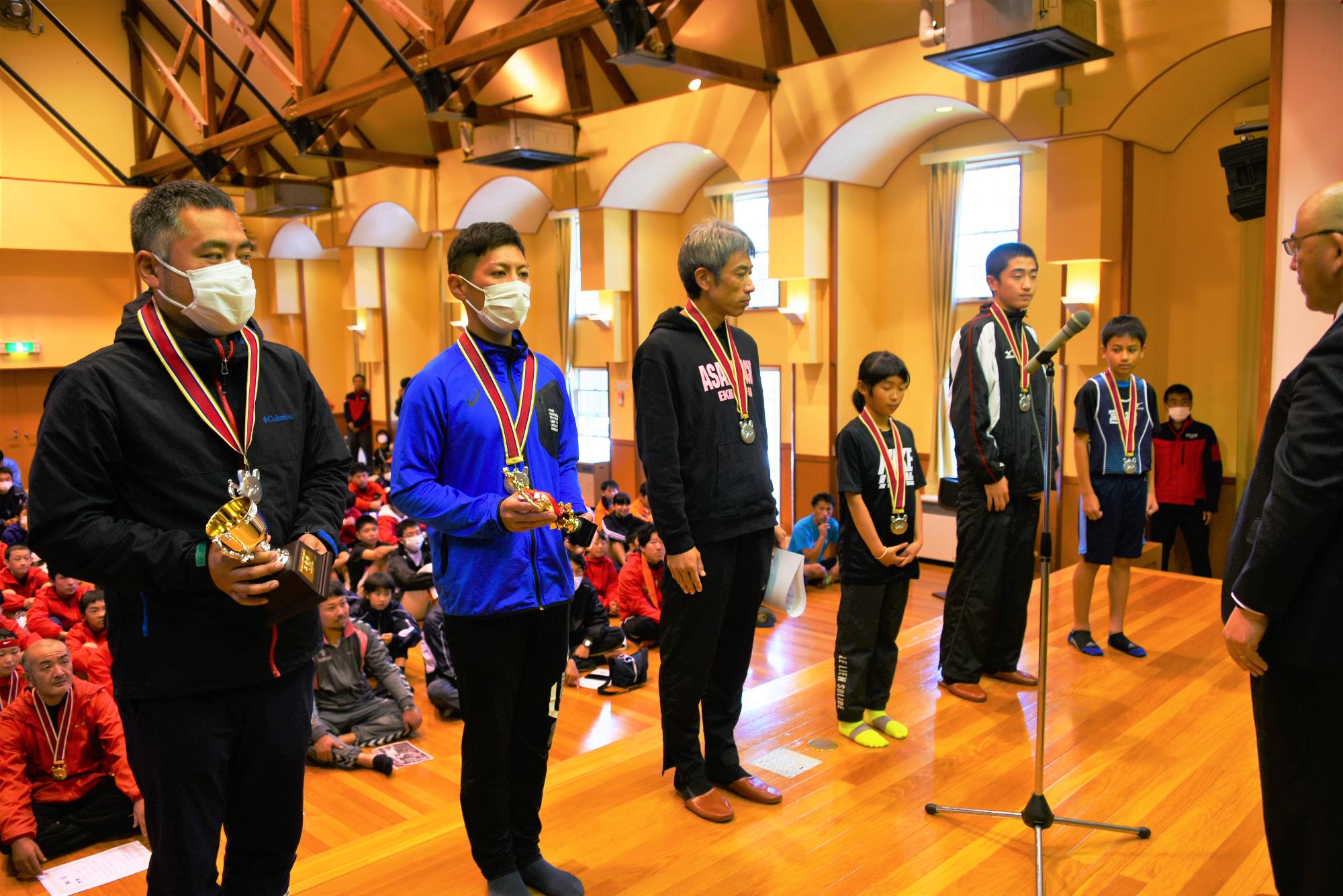 第40回アップル町民駅伝競走大会-22(第二位は宮宿輝チーム)