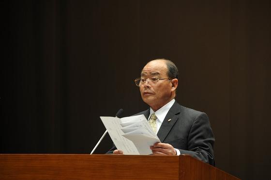 吉田理事長の式辞の様子の写真