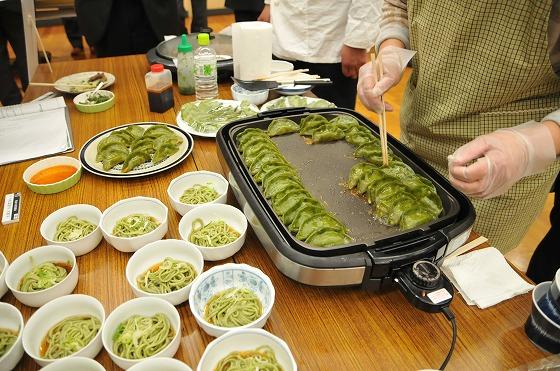 餃子とソバの写真