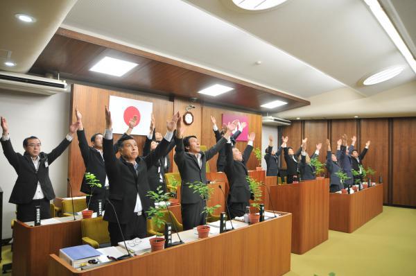 「空気に感謝する議会」開会前儀式の様子の写真