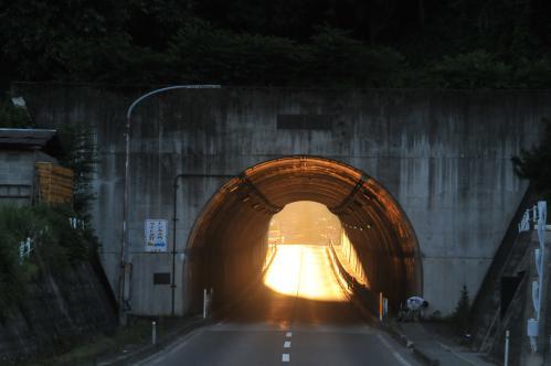 午後6時34分の太郎トンネルの写真