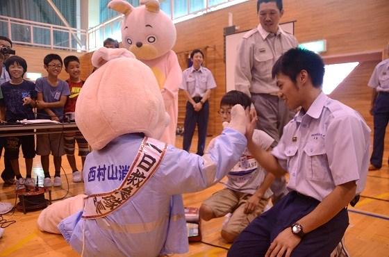 救急隊長、ウサヒ、電気ショック