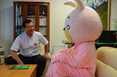 ウサヒと朝日町長